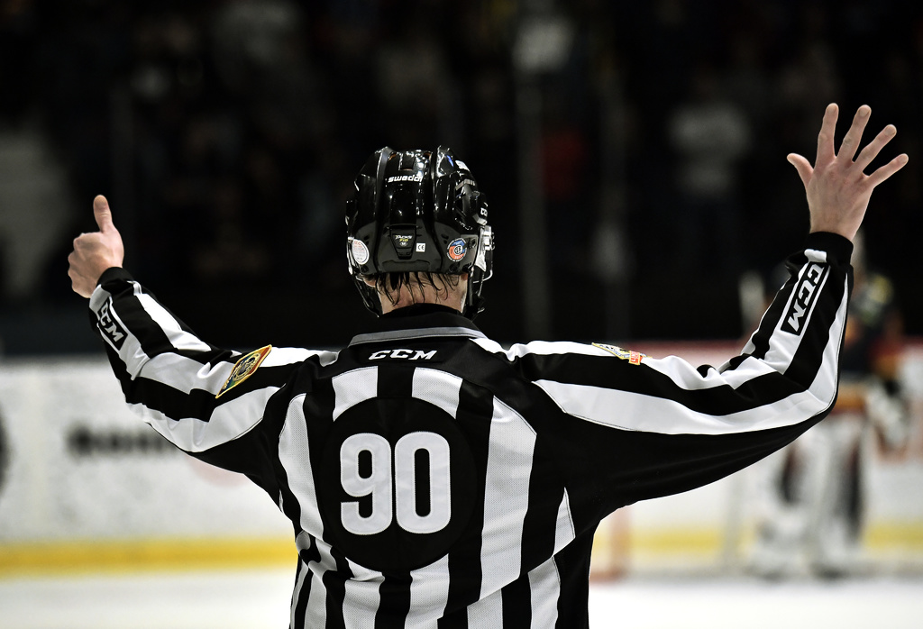 SHL-spelare stängs av efter slagsmål på isen