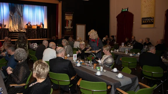 De första föreställningarna av Uppskruvat har varit välbesökta.