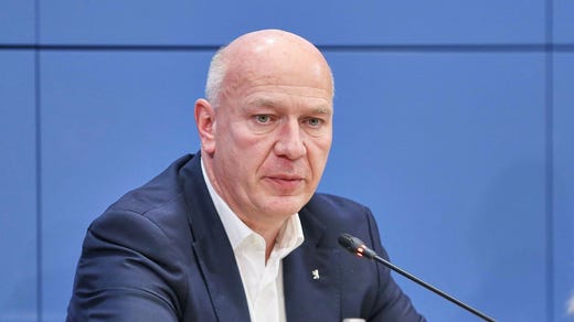 Berlins borgmästare Kai Wegner sade att vänsterextremismen är tillbaka efter att sydvästra Berlin mörklades, troligen som ett resultat av sabotage.