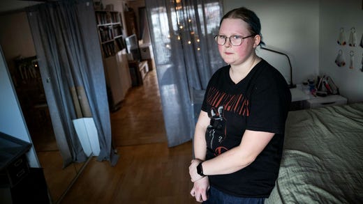 Först är man hemma för att man mår dåligt av att vara i skolan. Sedan börjar man må dåligt av att vara hemma, förklarar Ellinor Alm.