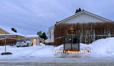 Ljus utanför mördade kvinnans hus.