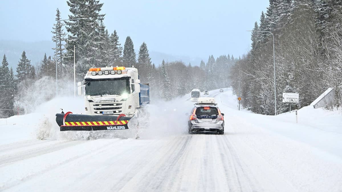 SMHI varnar på nytt – kraftigt snöfall fortsätter