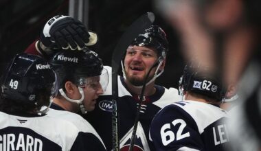 Ishockey: MacKinnon firade OS-plats med mål 400