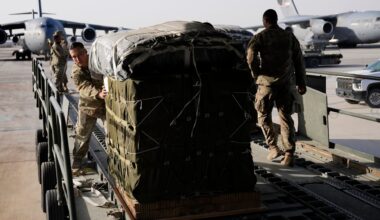 USA tar hem personal från militärbaser efter Irans hot