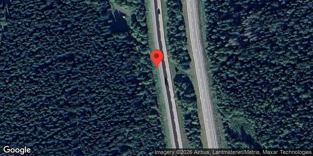 Just nu: Stillastående personbil orsakar stopp i ett körfält på E4 - UNT