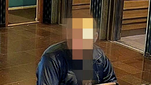 Paret fälls nu för elva fall av bedrägeri, mannen döms till ett fängelsestraff på fem månader.