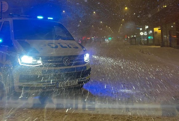 DN Direkt – En person till sjukhus vid  brand i lägenhet