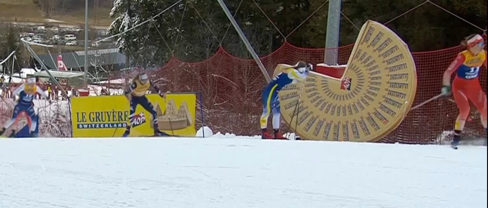 Hagström stannade upp för en paus.