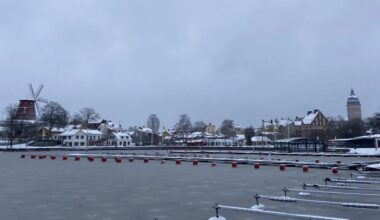Så slår snöovädret mot Strängnäs: "Vi jobbar på stenhårt" - Strengnäs Tidning