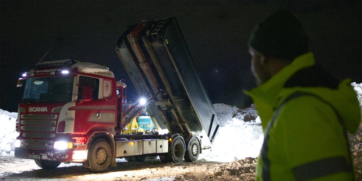 Tredje snötippen öppnad i Uppsala för röjning