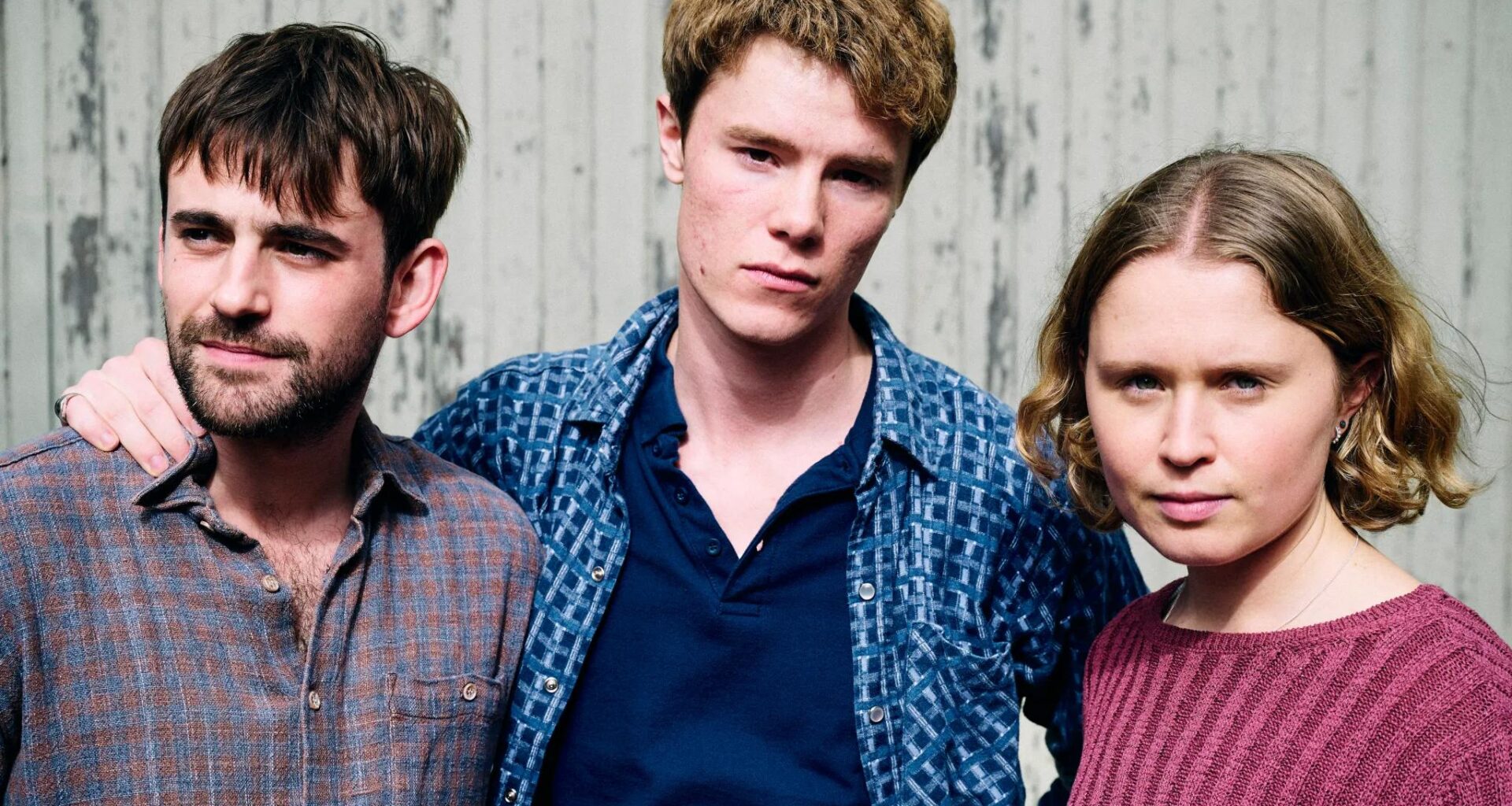 Charlie Rowe, Edvin Ryding och Eliza Scanlen.