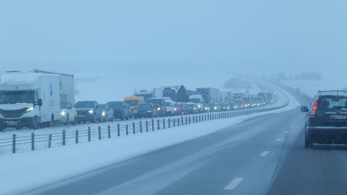 Svevia ”missade” att snöröja på E22 under kaoset den 20 november – Skånska Dagbladet