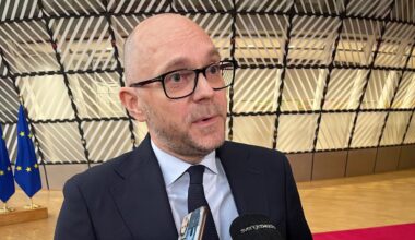 L vill undanta industri och tech från nytt lönegolv