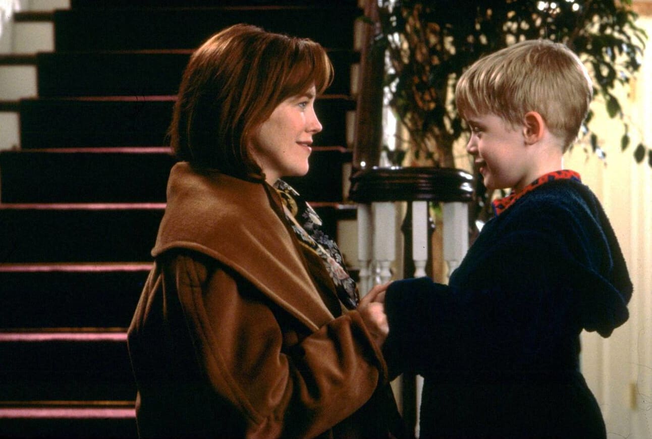 Catherine O’Hara och Macaulay Culkin i ”Ensam hemma”. 