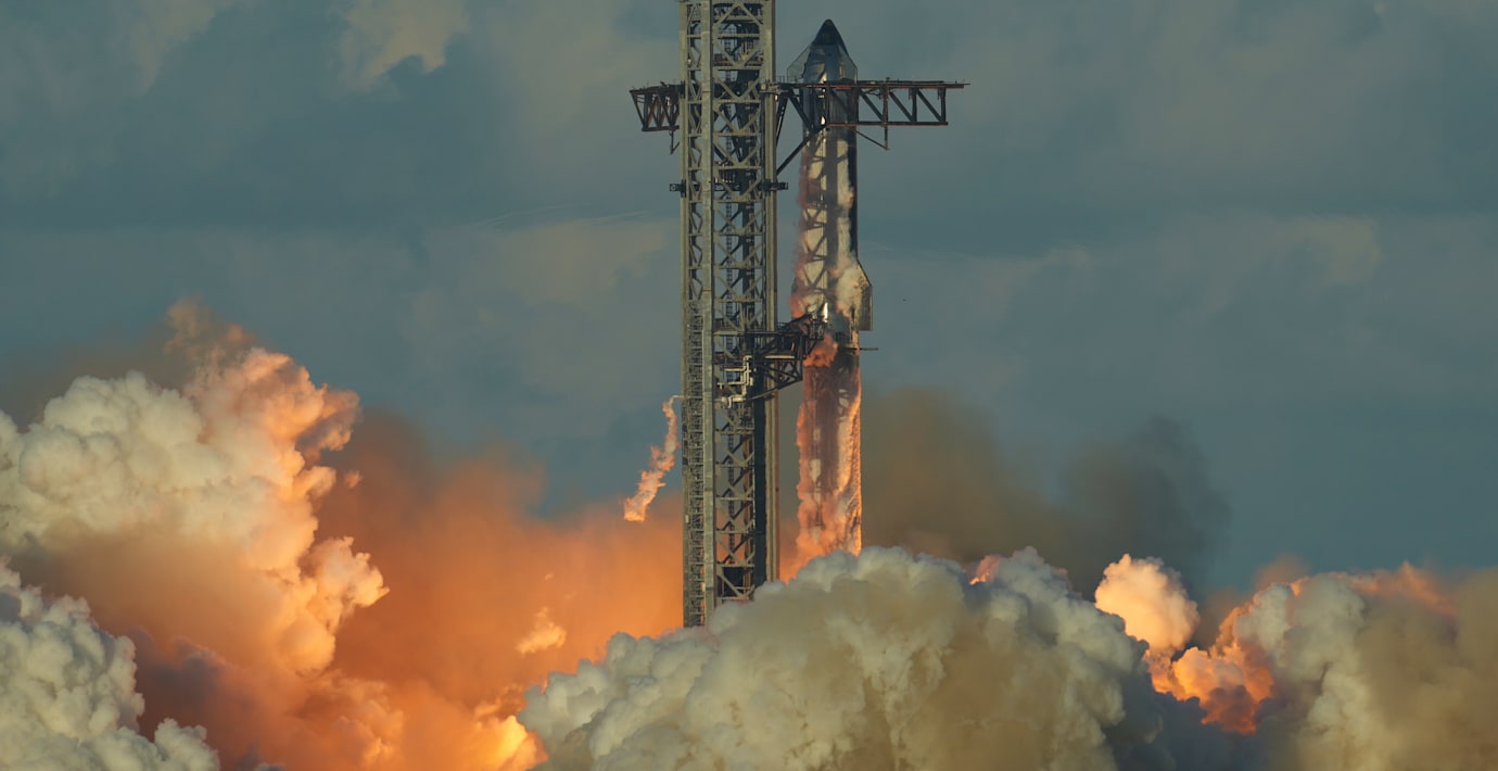 Space X tar steg mot börsen – i möten med fyra bankjättar