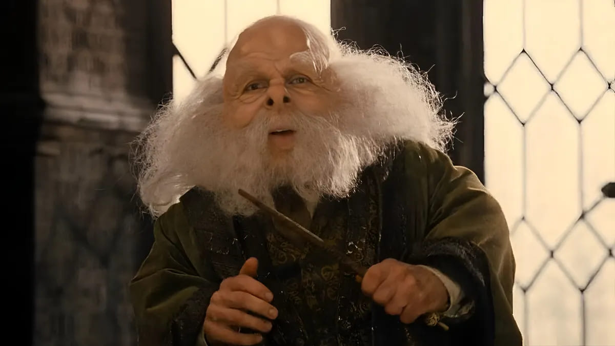 Warwick Davis som Filius Flitwick i de första "Harry Potter"-filmerna.