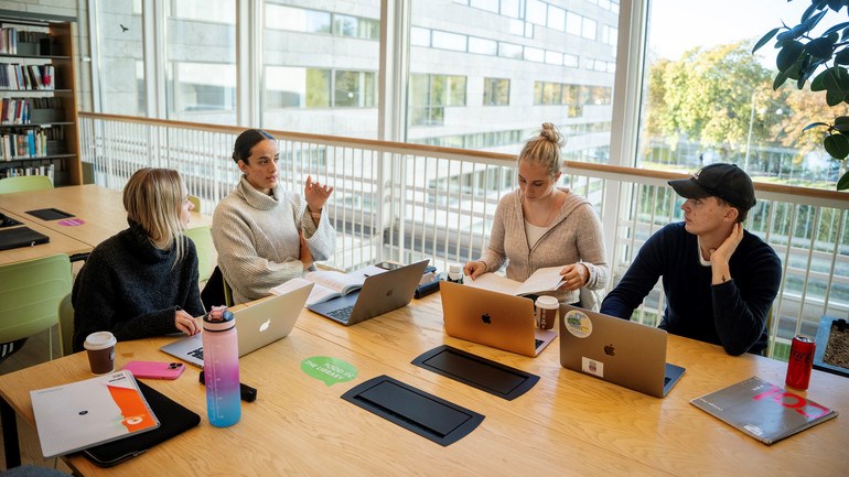 Nyckelperspektiv saknas i ledarskapsutbildningar för unga