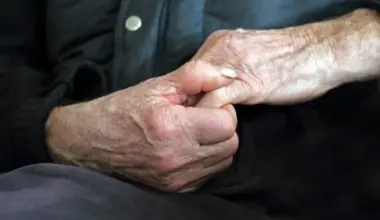 Bedragare stal 300 000 från 90-årings konto