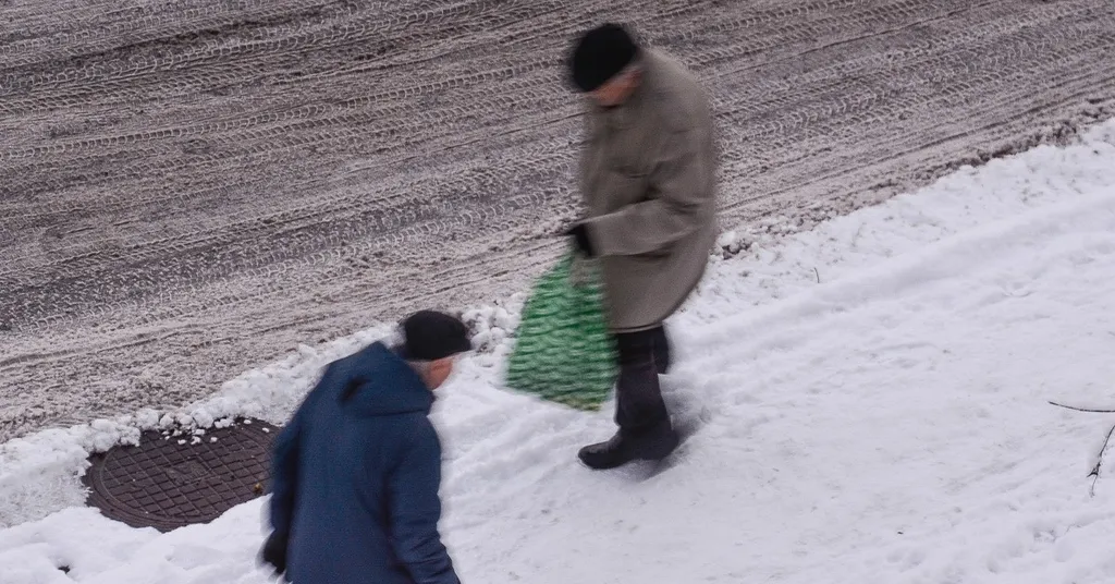 Halka och influensa ger långa köer till akuten