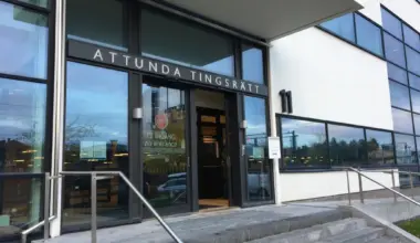 Man dömd för koppleri – skötte sambons sexförsäljning