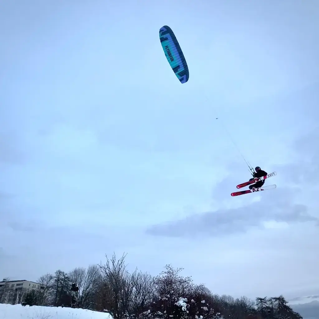 De snösurfar på Gärdet: ”Bra puder och jämn vind”