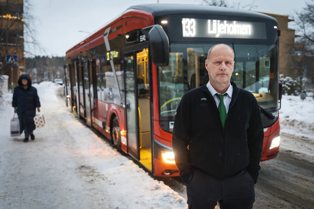 Bussföraren: Därför har snöröjningen blivit så dålig