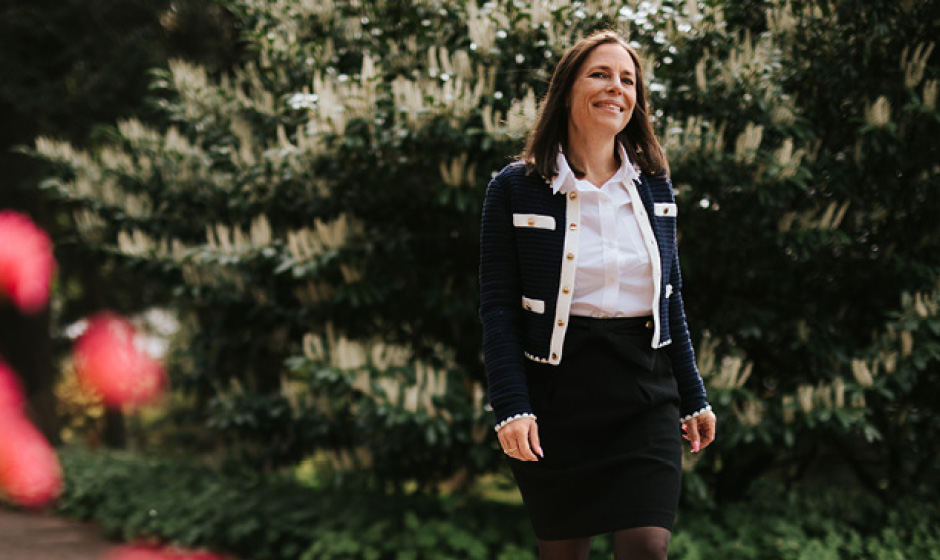 EY har högre omsättning men färre medarbetare