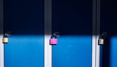 Tonåringar åtalas för rån på skoltoalett i Uppsala