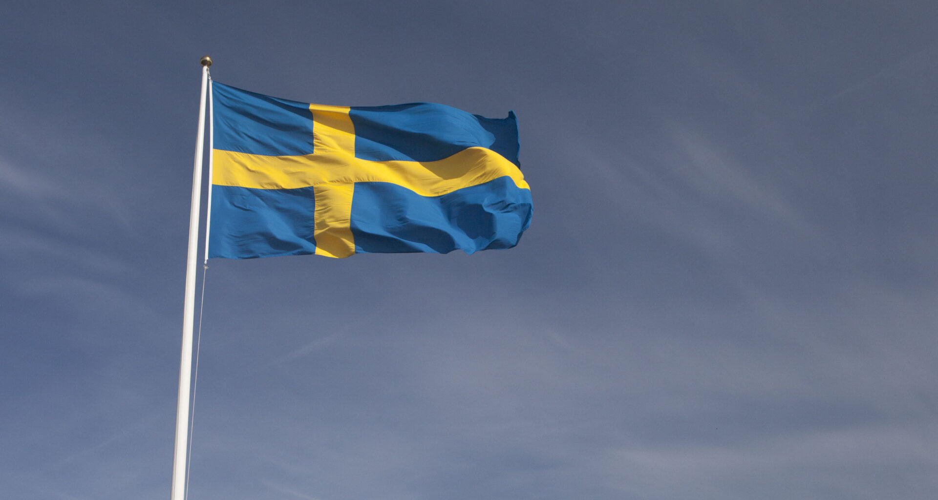 Nu kan föreningar ansöka om flagga och fana