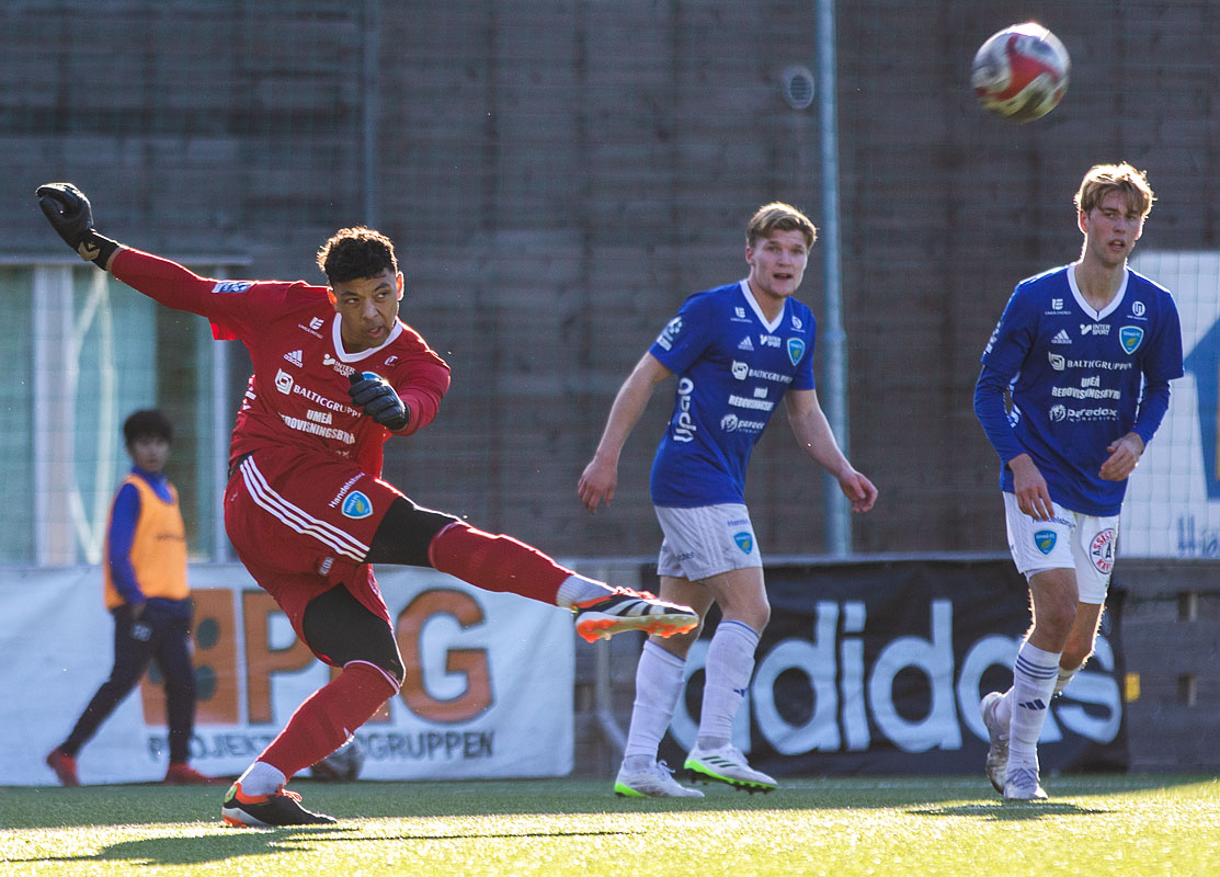 Alex Hellgren Villegas lämnar Umeå FC