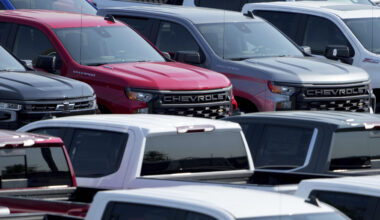 GM tar miljardsmäll för slopade elbilar