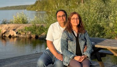 Sjuksköterskan Zahra Kazemipour med familj får ny asylprövning