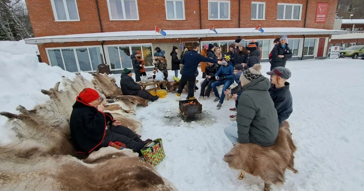Nu går 1800-talsfärden med häst och släde igen