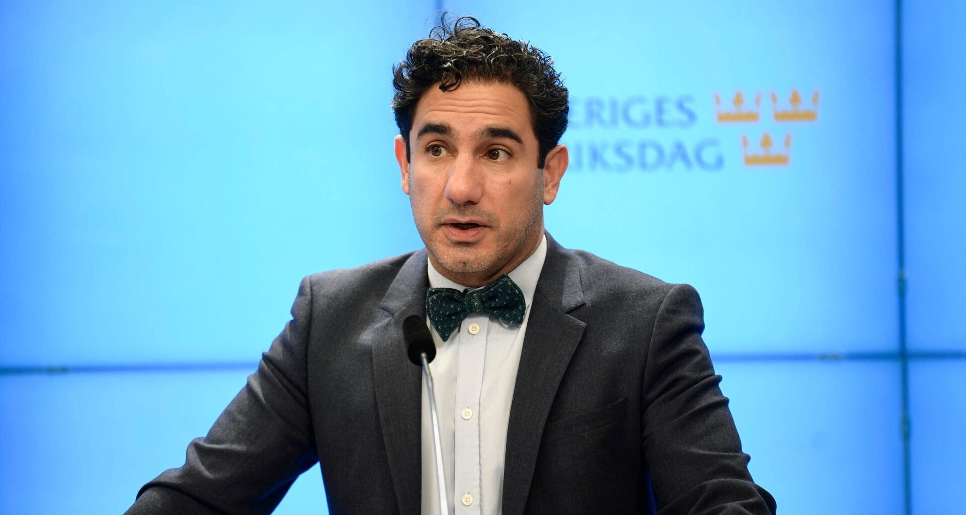 Socialdemokraterna borde styra ihop med Moderaterna