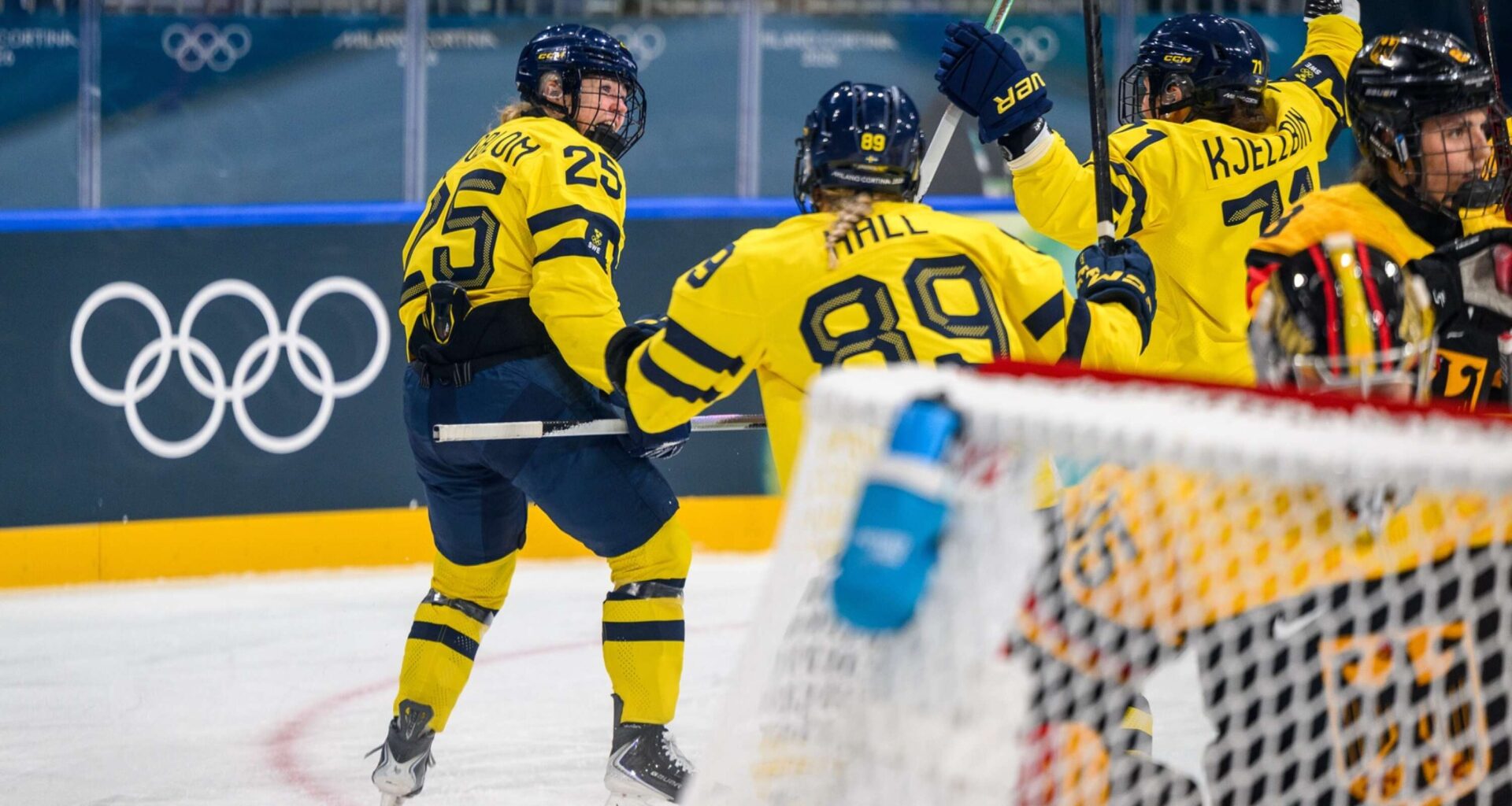 VINTER-OS Lina Ljungbloms show – ger Sverige ledningen med sitt andra mål – följ matchen här - sla.se