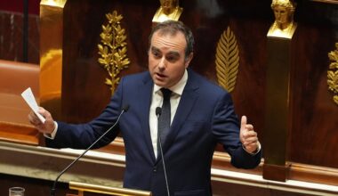 Frankrike får en budget – efter fyra månader