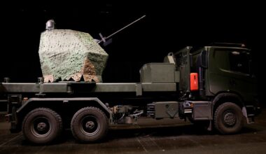 Sverige köper lastbilskanon mot drönare till Ukraina