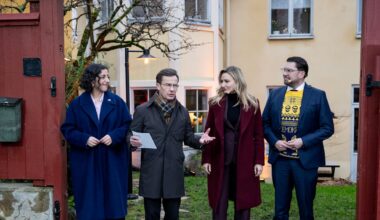 Tidöpartierna vill korta riksdagens sommarlov