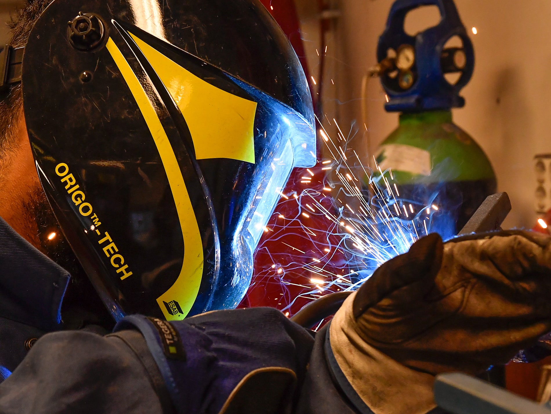 Regeringen vill införa yrkesprov inom yrkesprogrammen.