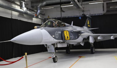 Rekord för Saab – höjer tillväxtmålet