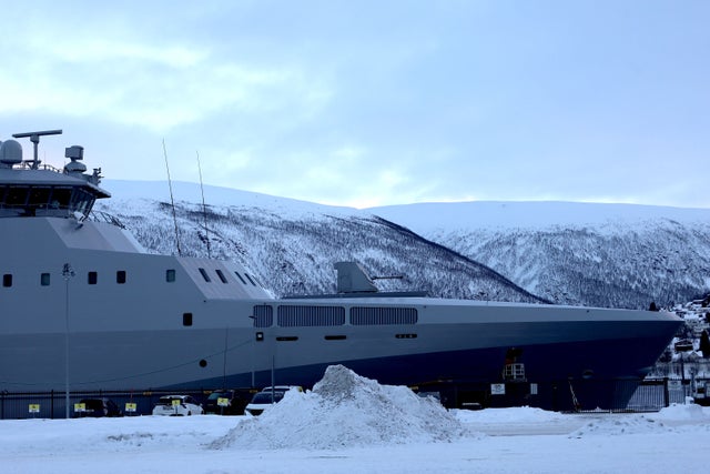 Kustbevakningens roll i Arktis ökar i takt med att spänningen tilltar.