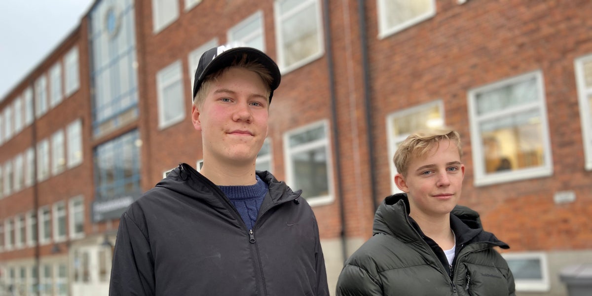 15-åringarna Nils och Alvin reser 90 mil i veckan