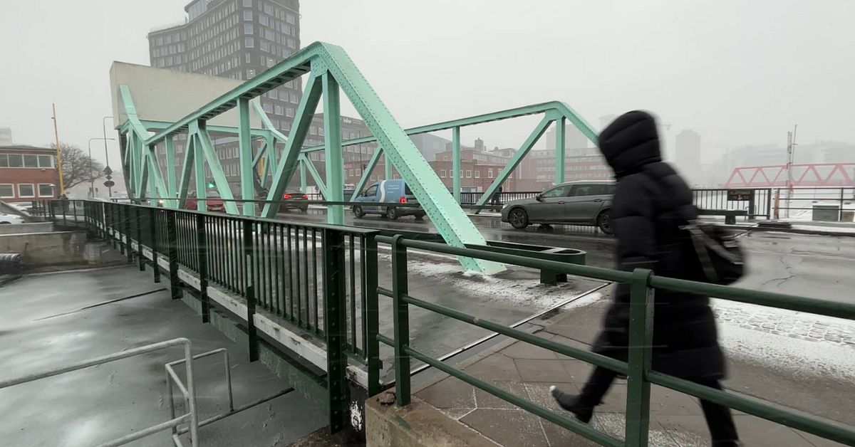 Vädervarning i Skåne: Trafikverket placerar ut tungbärgare på strategiska platser