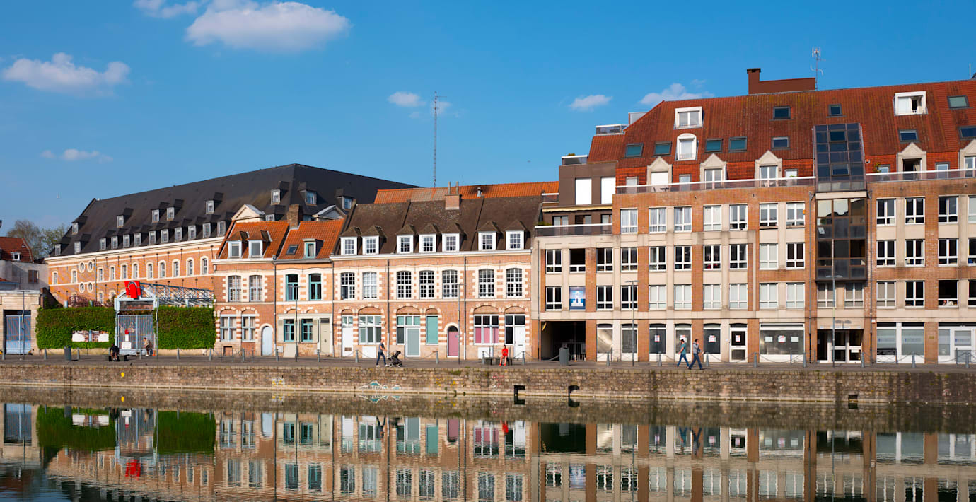 Tio män åtalas i franskt våldtäktsfall mot femåring