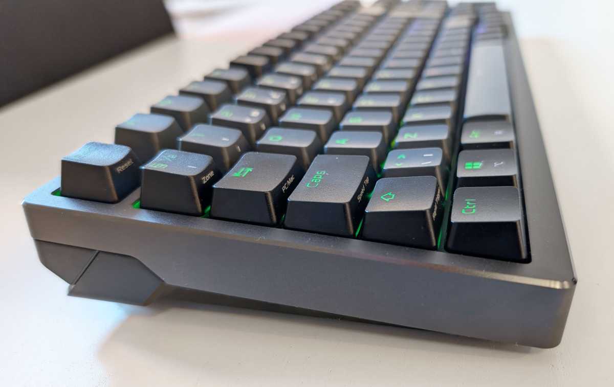 ROG Azoth 96 HE profil