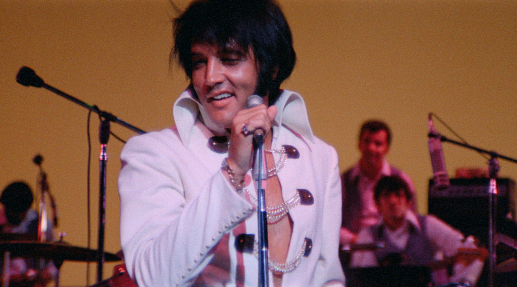Elvis Presley – en gudalik ikon och sårbar människa