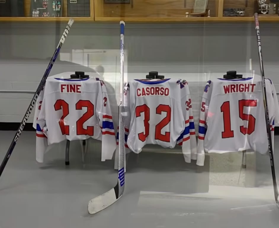 Tre juniorer dog i natt. 