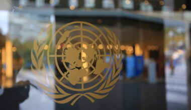 FN överväger global skatt på fossila bränslen för att finansiera klimatskador