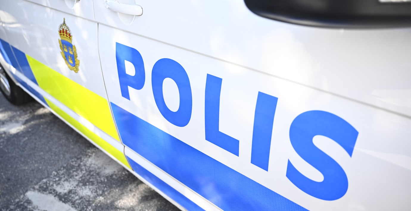 Kvinna död efter olycka – fick tungt föremål över sig