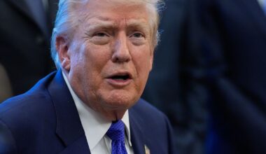 Trump: Stämmer Harvard på en miljard dollar